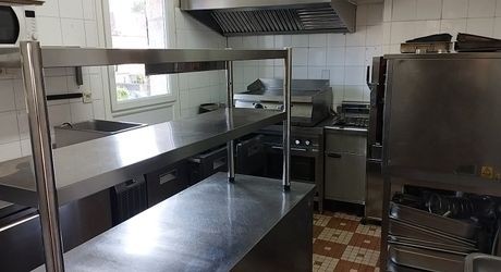 Fonds de commerce Bar Brasserie Restaurant idéalement situé dans village très touristique