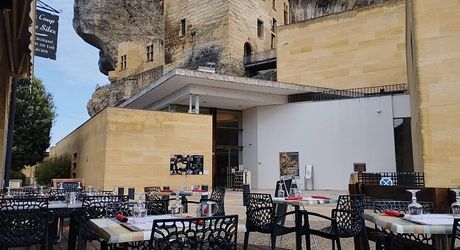 Fonds de commerce Bar Brasserie Restaurant idéalement situé dans village très touristique