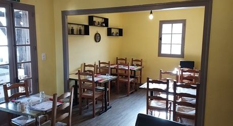 Fonds de commerce Bar Brasserie Restaurant idéalement situé dans village très touristique
