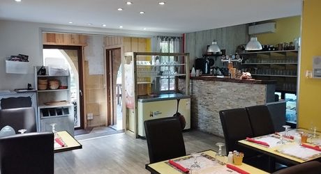 Fonds de commerce Bar Brasserie Restaurant idéalement situé dans village très touristique
