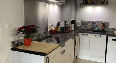 Maison ancienne à renover avec piscine, dépendance et terrain de 882m2 près des commerces