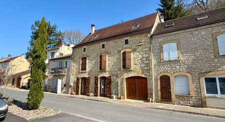 Maison à vendre à proximité de Saint-Cyprien (24)