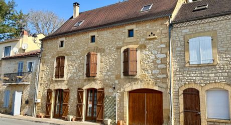 Maison à vendre à proximité de Saint-Cyprien (24)