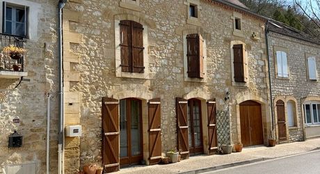 Maison à vendre à proximité de Saint-Cyprien (24)