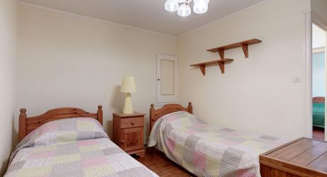 Ensemble immobilier de deux maisons mitoyennes avec terrasses