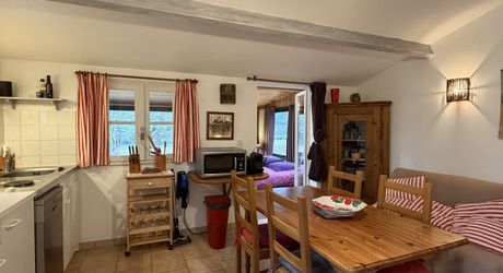 Il était une fois…un domaine secret en Périgord Noir Avec une maison principale, 2 chambres d’hôtes et 2 gîtes, proche des commodités.