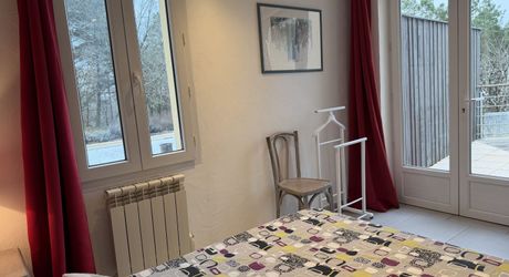 Il était une fois…un domaine secret en Périgord Noir Avec une maison principale, 2 chambres d’hôtes et 2 gîtes, proche des commodités.