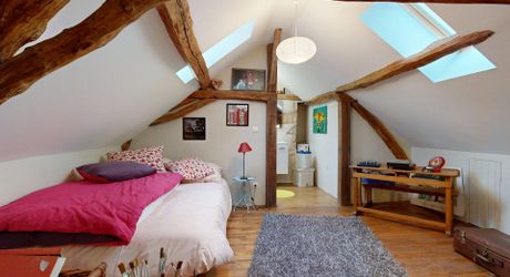 Il était une fois…un domaine secret en Périgord Noir Avec une maison principale, 2 chambres d’hôtes et 2 gîtes, proche des commodités.