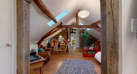 Il était une fois…un domaine secret en Périgord Noir Avec une maison principale, 2 chambres d’hôtes et 2 gîtes, proche des commodités.