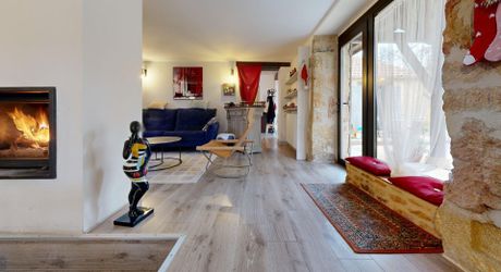 Il était une fois…un domaine secret en Périgord Noir Avec une maison principale, 2 chambres d’hôtes et 2 gîtes, proche des commodités.