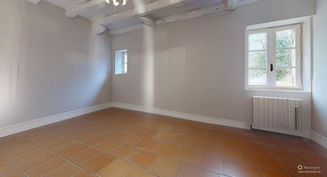 Il était une fois…un domaine secret en Périgord Noir Avec une maison principale, 2 chambres d’hôtes et 2 gîtes, proche des commodités.