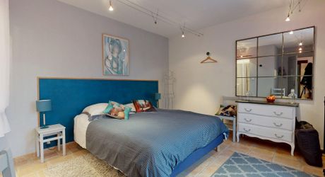 Il était une fois…un domaine secret en Périgord Noir Avec une maison principale, 2 chambres d’hôtes et 2 gîtes, proche des commodités.