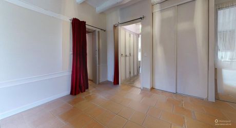 Il était une fois…un domaine secret en Périgord Noir Avec une maison principale, 2 chambres d’hôtes et 2 gîtes, proche des commodités.