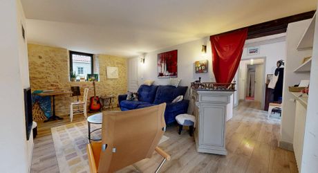 Il était une fois…un domaine secret en Périgord Noir Avec une maison principale, 2 chambres d’hôtes et 2 gîtes, proche des commodités.