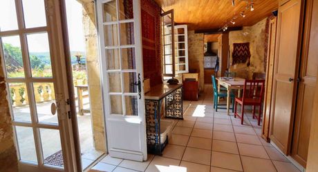 Au cœur de Beynac et Cazenac, l'un des plus beaux villages de France, vallée de la Dordogne - Périgord Noir