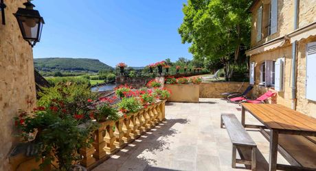 Au cœur de Beynac et Cazenac, l'un des plus beaux villages de France, vallée de la Dordogne - Périgord Noir