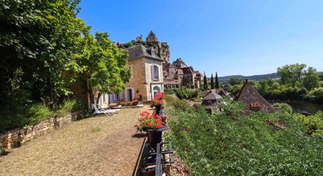 Au cœur de Beynac et Cazenac, l'un des plus beaux villages de France, vallée de la Dordogne - Périgord Noir
