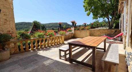 Au cœur de Beynac et Cazenac, l'un des plus beaux villages de France, vallée de la Dordogne - Périgord Noir