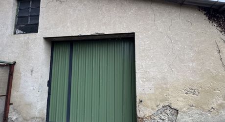 Hangar de plus de 330 m2 idéal pour une activité professionnelle