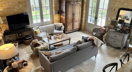 Maison de charme en pierre avec piscine, vue et calme !