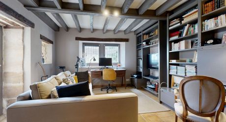 Maison de charme en pierre avec piscine, vue et calme !