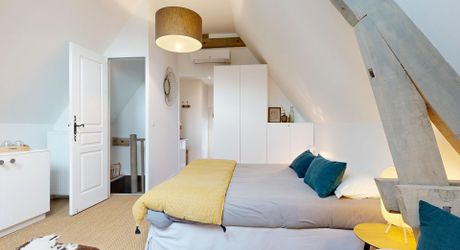 Maison de charme en pierre avec piscine, vue et calme !