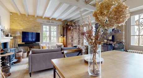 Maison de charme en pierre avec piscine, vue et calme !