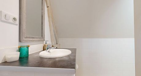 Maison de charme en pierre avec piscine, vue et calme !