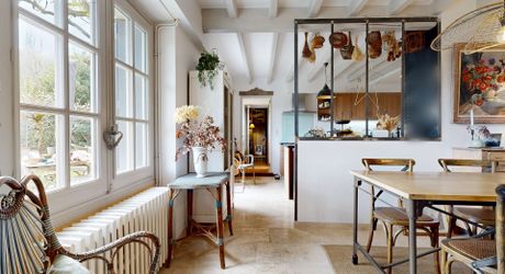 Maison de charme en pierre avec piscine, vue et calme !