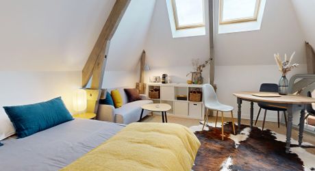 Maison de charme en pierre avec piscine, vue et calme !