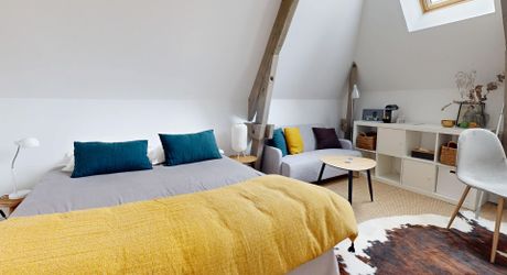 Maison de charme en pierre avec piscine, vue et calme !