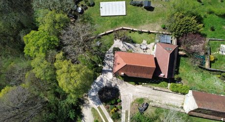 Maison de charme en pierre avec piscine, vue et calme !