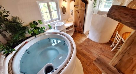 Cocon romantique avec jacuzzi au bord de la Dordogne