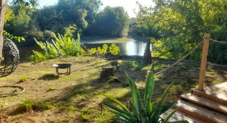 Cocon romantique avec jacuzzi au bord de la Dordogne