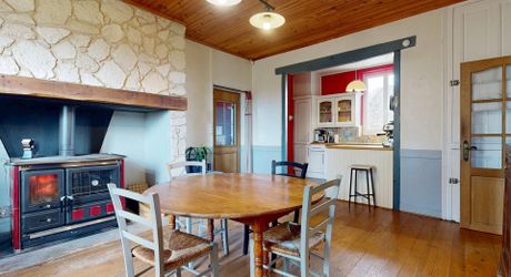 Propriété  avec deux gites,  une maison principale et deux piscines