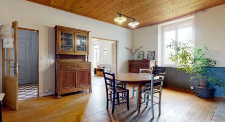 Propriété  avec deux gites,  une maison principale et deux piscines