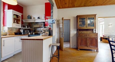 Propriété  avec deux gites,  une maison principale et deux piscines