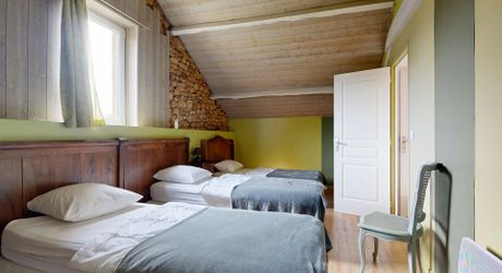 Propriété  avec deux gites,  une maison principale et deux piscines