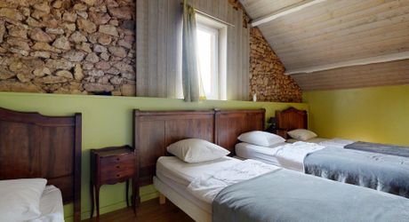 Propriété  avec deux gites,  une maison principale et deux piscines