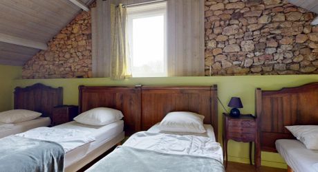 Propriété  avec deux gites,  une maison principale et deux piscines