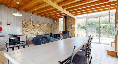 Propriété  avec deux gites,  une maison principale et deux piscines