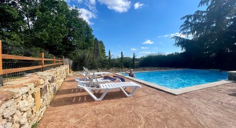 Propriété  avec deux gites,  une maison principale et deux piscines