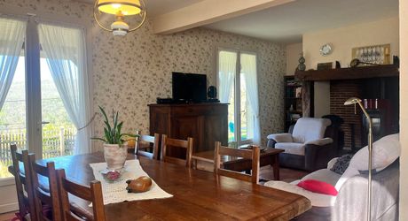 Maison de caractère : le calme de la campagne à 5 minutes des commodités