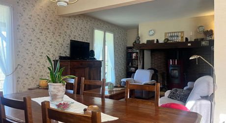 Maison de caractère : le calme de la campagne à 5 minutes des commodités