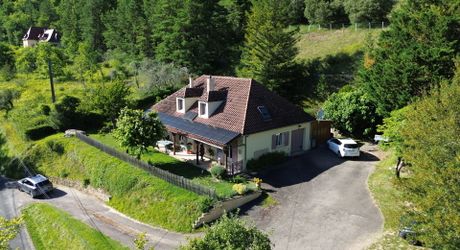Maison de caractère : le calme de la campagne à 5 minutes des commodités.