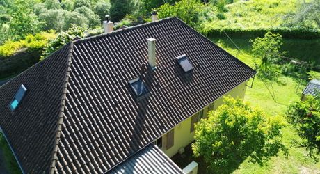 Maison de caractère : le calme de la campagne à 5 minutes des commodités.