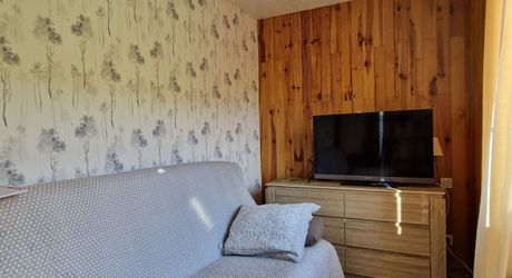 Maison en pierres avec 1 ha 60 en jardin, prairie et bois à 6 km des commerces