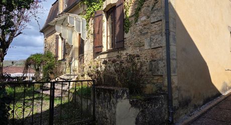 Property comprising two houses with great potential!