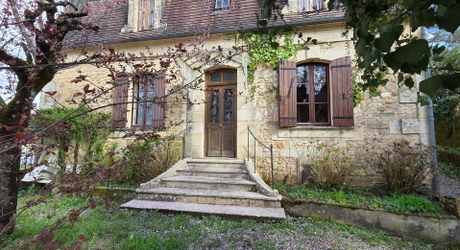 Property comprising two houses with great potential!