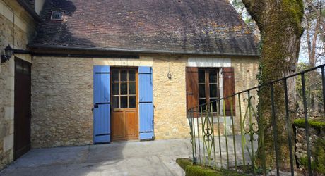 Property comprising two houses with great potential!